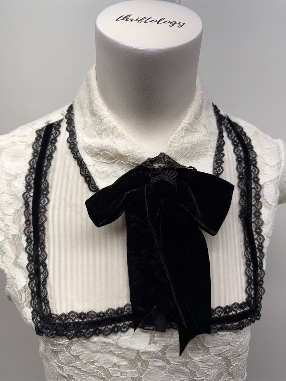 Alice + Olivia Venetta Shirt Lace Pintuck Bow Cap Sleeve Top Collar White Size 6 - Picture 3 of 9